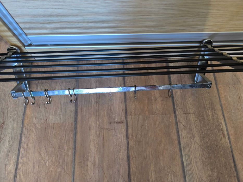 Закачалкa за стена