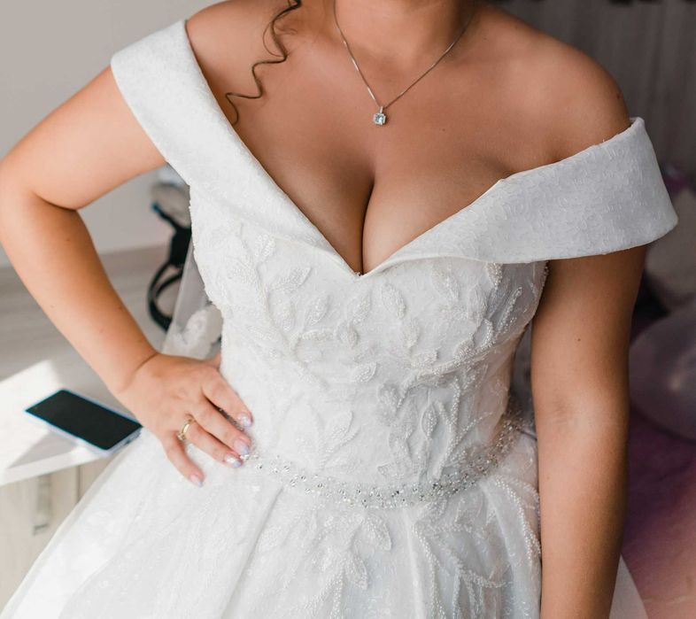 Vand rochie mireasa