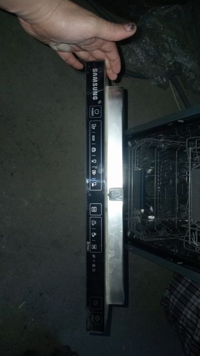 Встроенная посудомока samsung