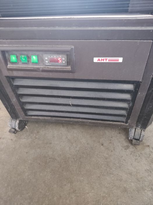 Продавам хладилна витрина