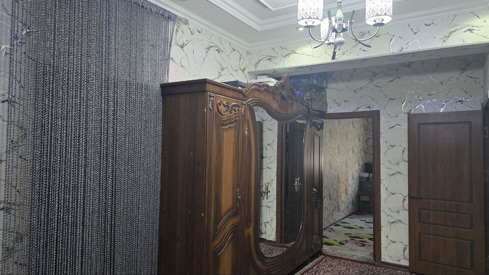 Uy Sotiladi 3 xonali