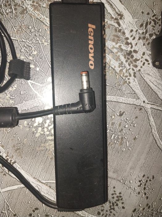 Lenovo zaryadlash uskunasi