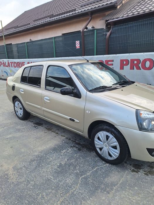 Vând Clio simbol