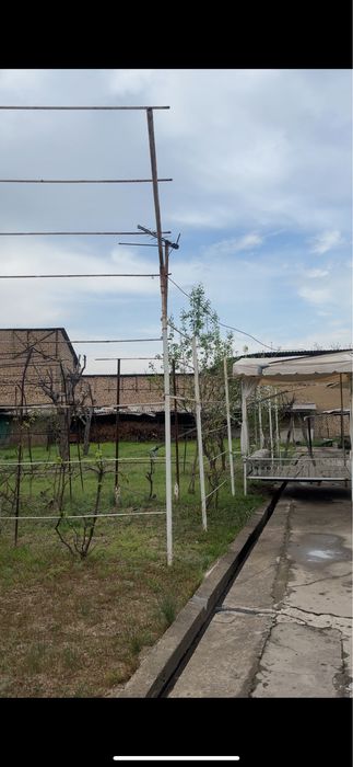 Yunsobod 2 kv uy sotiladi yer xsobda