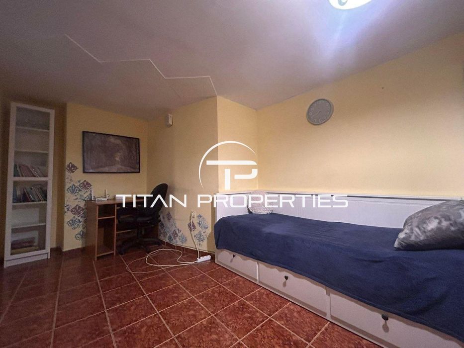 Дава се под наем Едностаен апартамент в Варна, Център - 30 кв.м за 298.86 € - Снимка #3