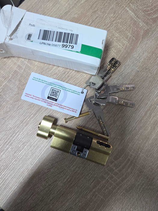 Butuc Încuietoare de usa cu Spectre din alamă, 40 mm (rotație) / 40 mm (cheie) (80 mm), cu cilindru de ușă