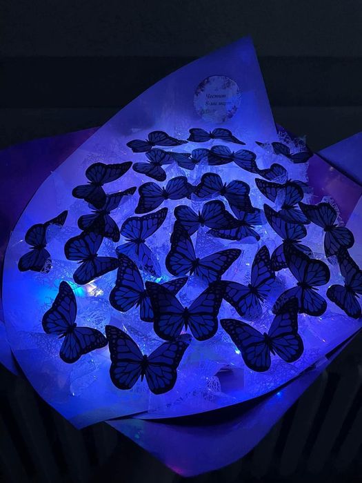 Светещи букети от пеперуди