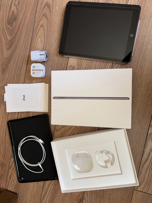 iPad 9 (9th Gen) 2021 – stare impecabilă, ca nou + accesorii