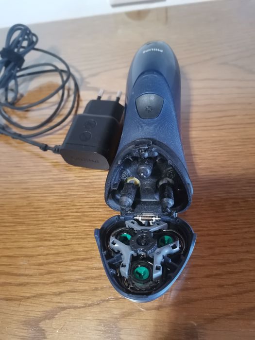 Aparat ras Philips PT 715 Olanda