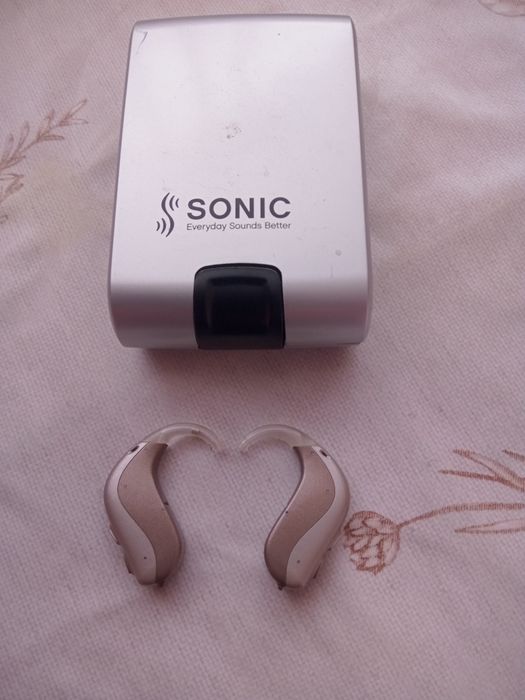 Vand 2 aparate auditive sonic