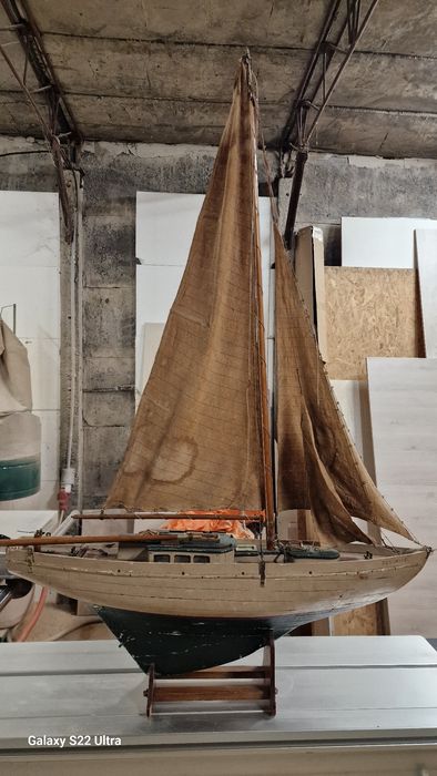 Макет на платноходна яхта