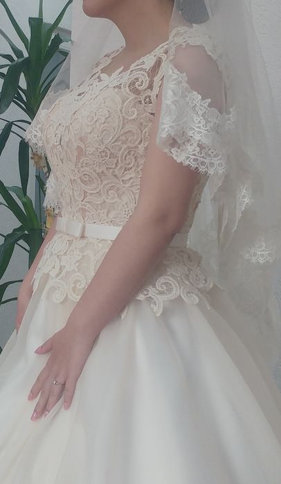Vand rochie mireasa
