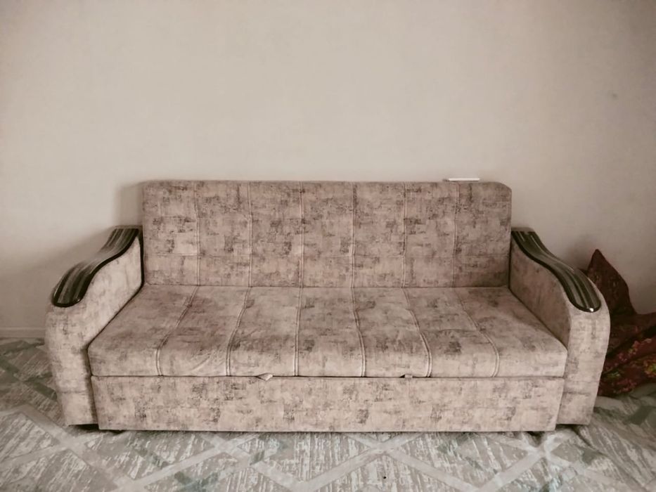 Кровать и диван сатылады