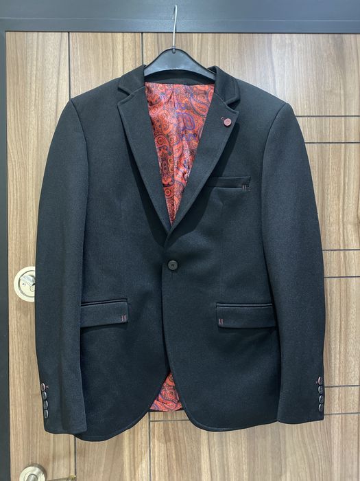 Спортно Елегантен мъжки костюм М р