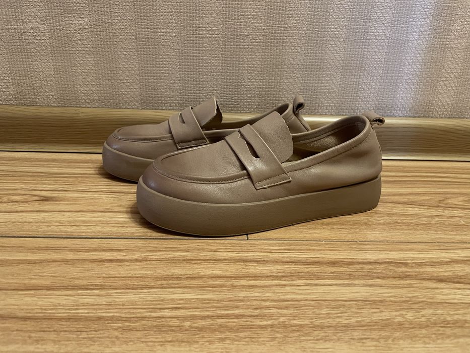 Женские лоферы продам