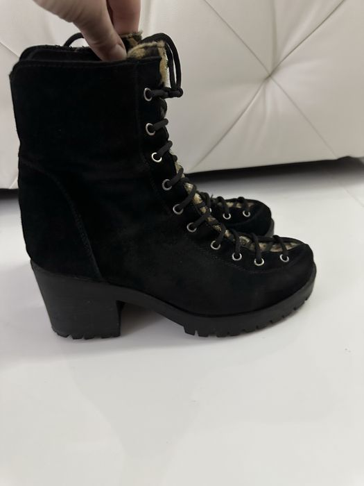 Cizme din piele intoarsa marimea 38