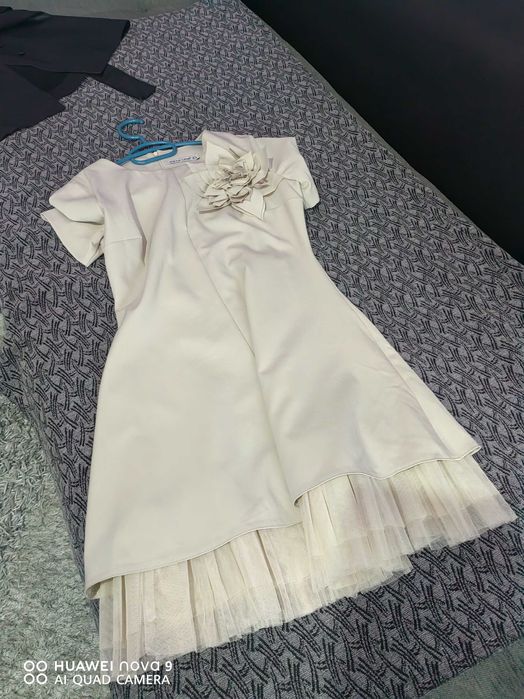 Дамски рокли подходящи за поводи.