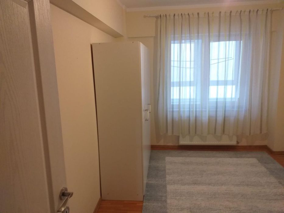 Închiriez apartament 3 camere decomandat și mobilat George Enescu-Suceava