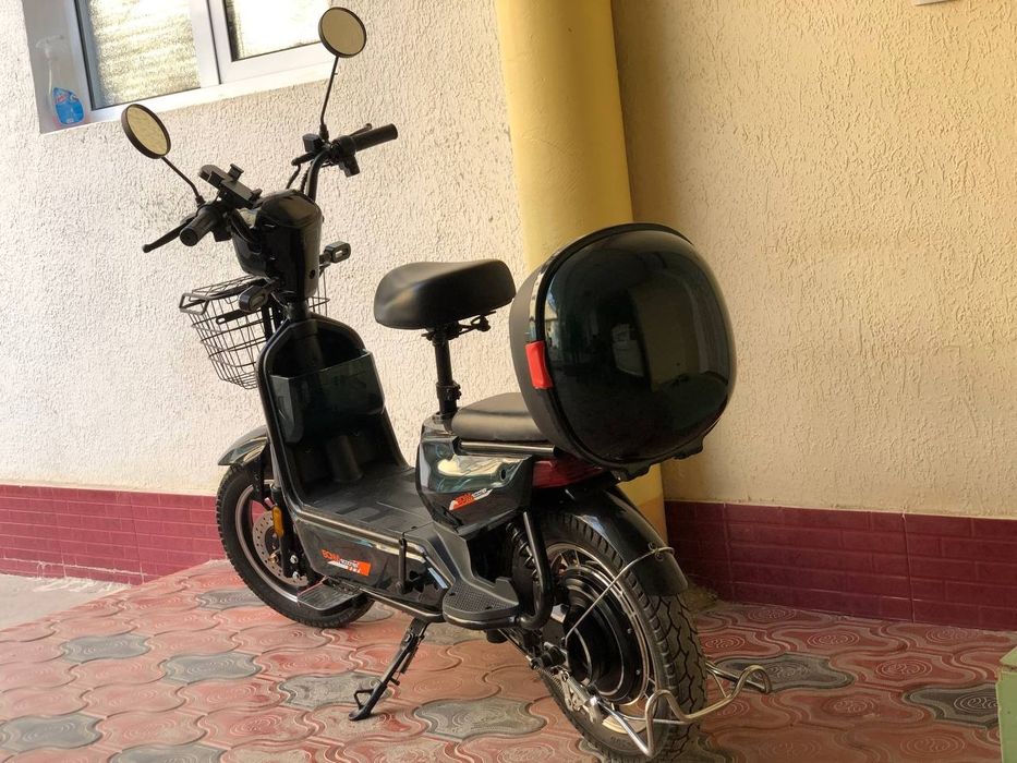 Elektron skuter 5473