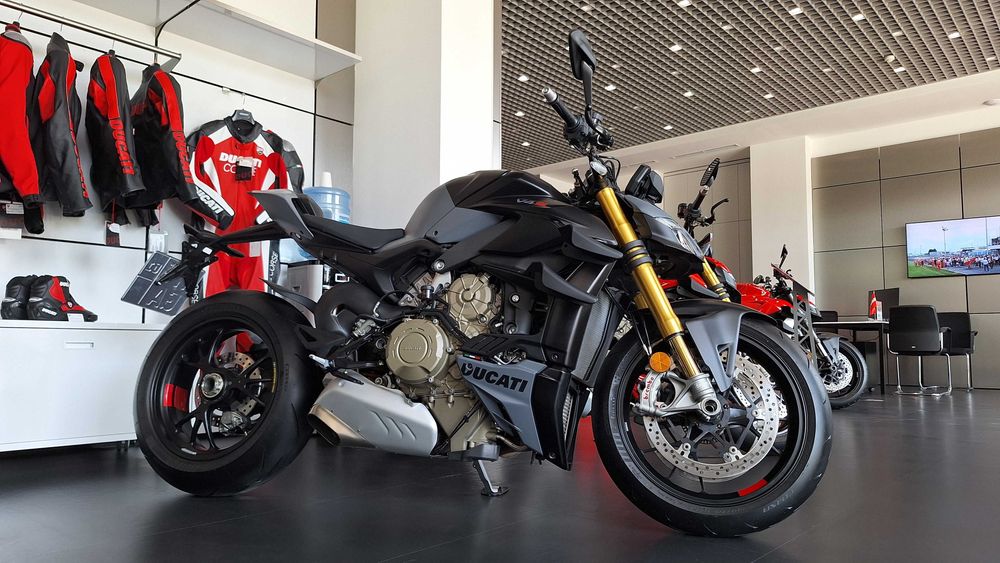 Ducati Streetfighter V4 S Grey Nero mototsikli Toshkentda
