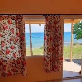 Бунгала на брега на морето