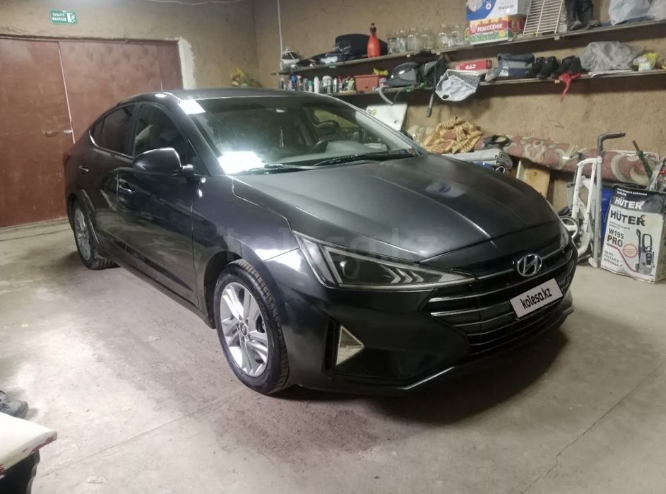 Hyundai Elantra 2019 года