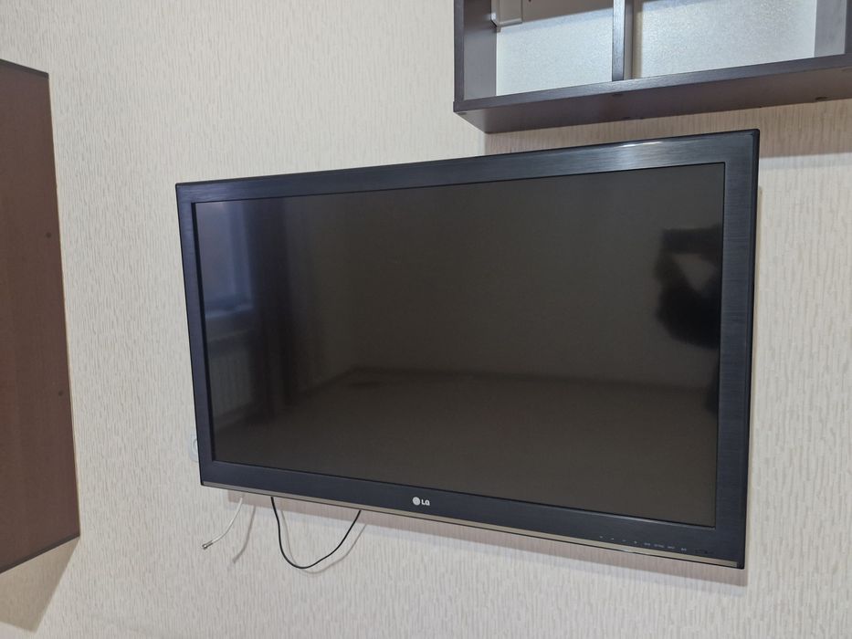 Телевизор.    LG