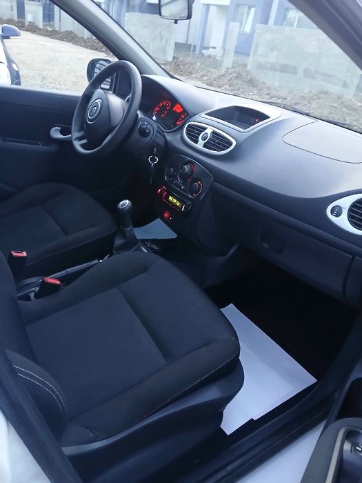 Renault Clio Euro 5 _2013