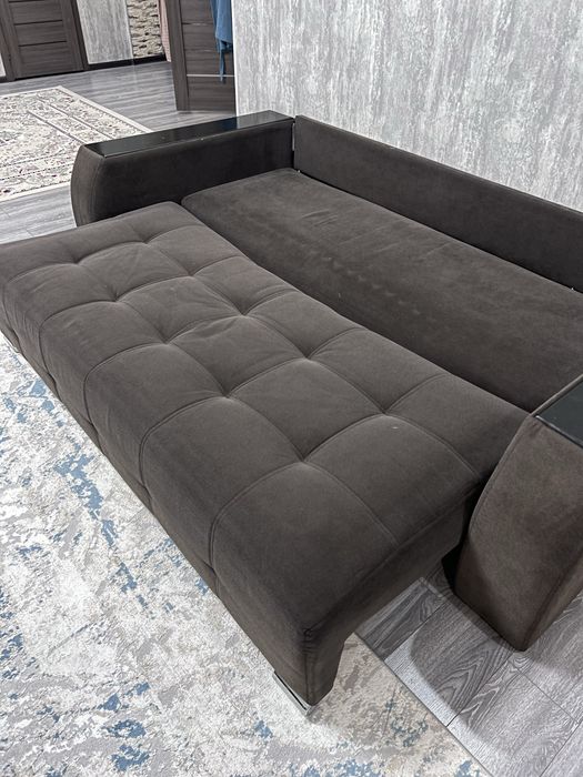 Диван 2.40см в хорошем состояний  б/у