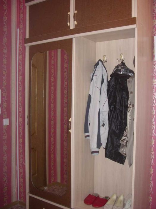 Продам шкаф для прихожей (2 модуля)