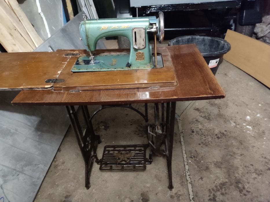 Швейная машинка зингер