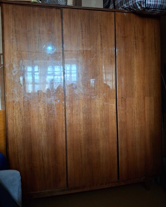 Продам шифоньер для спальни