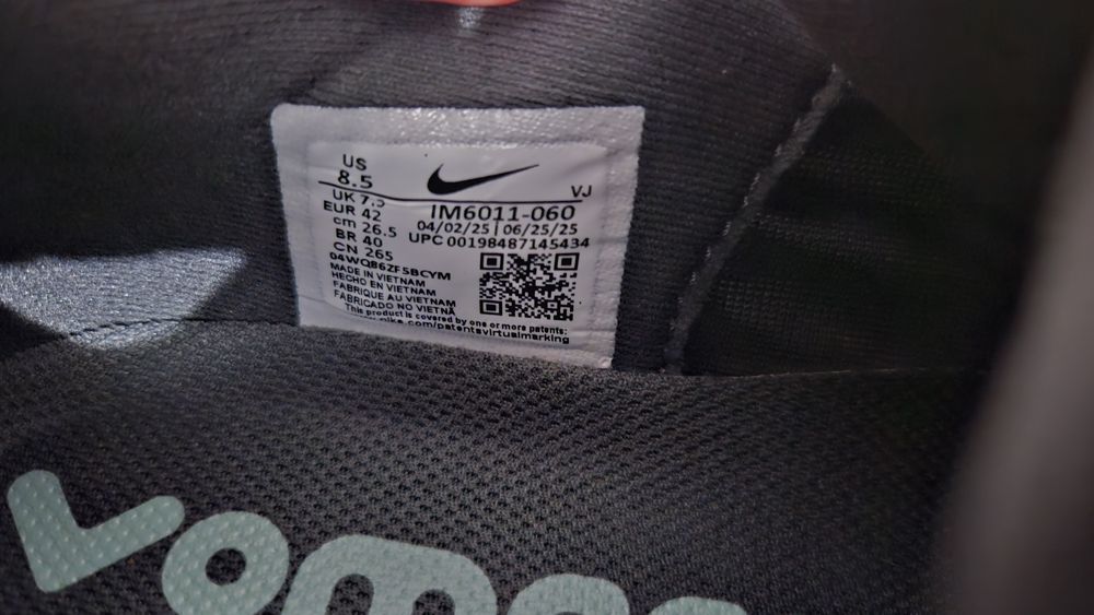 Nike Vomero Plus, marimea 42