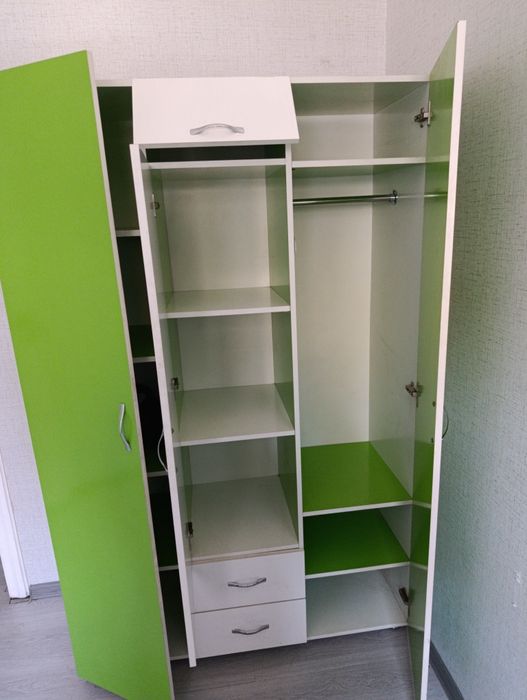 КАК НОВЫЙ  шкаф 180 НА 120