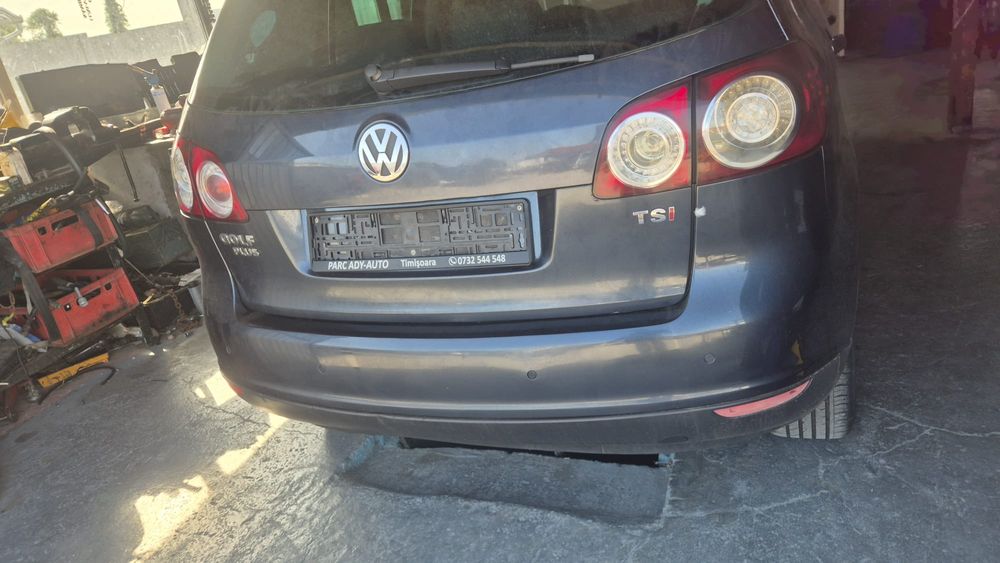 Vând bara spate golf 5 plus.