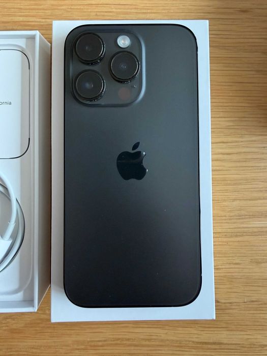 Apple iPhone 14 Pro 128 GB Space Black + подаръци