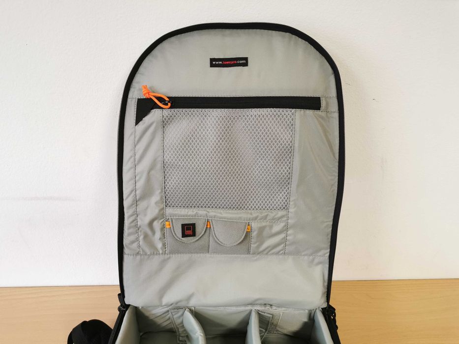 Lowepro Pro Runner 300 AW раница за фотоапарат