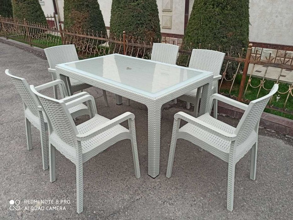 Качественные плетёные столы со стульями на 6 человек для дачи и кафе