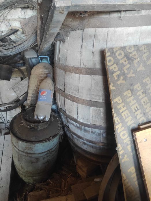 Каца/бъчва/буре/за вино за цветя за маса