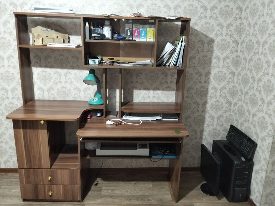 Продам компютерный стол