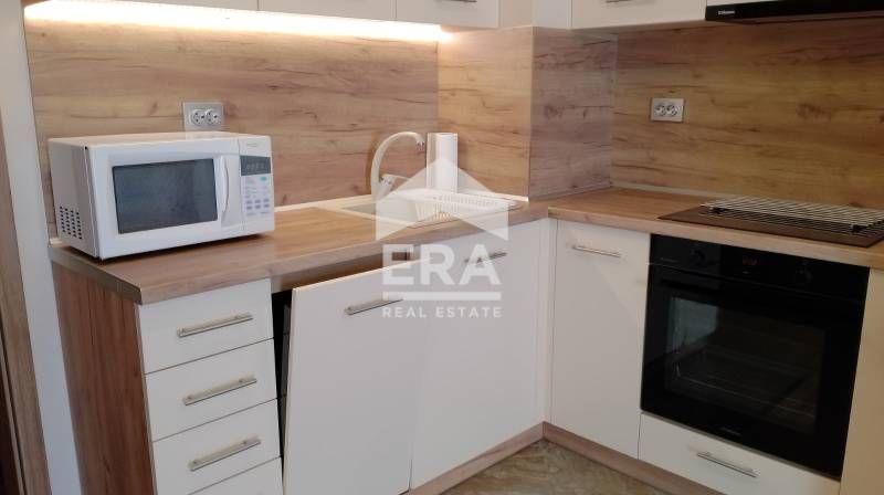 Дава се под наем Двустаен апартамент в Варна, Колхозен пазар - 56 кв.м за 420 € - Снимка #1