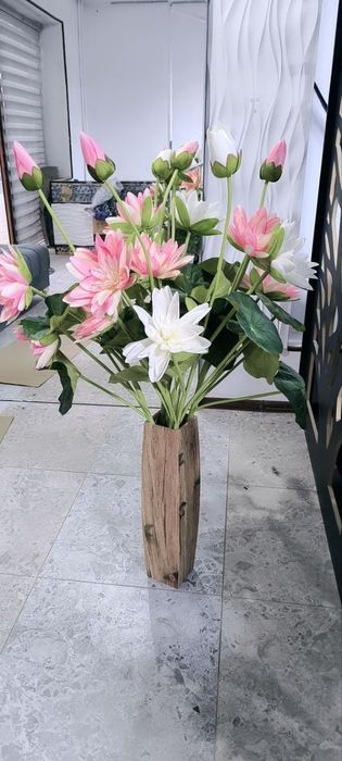 Gullar sotiladi oladiganla tel qilsin