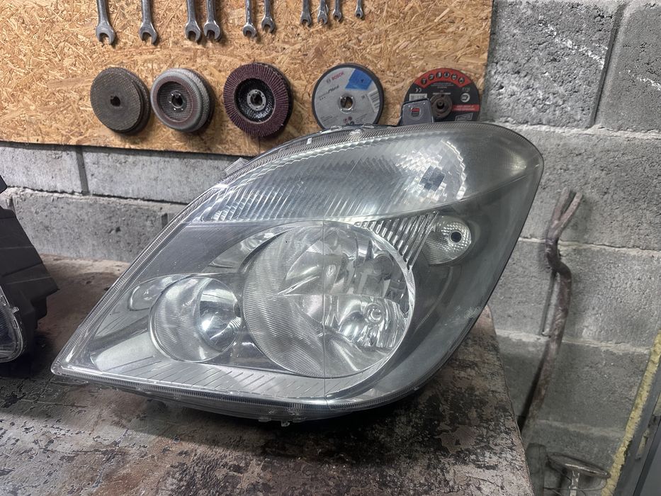 Фарове Mercedes Sprinter W908 2005/2010Година преди фейс !!