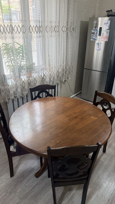 Продам стол дерево Малайзия