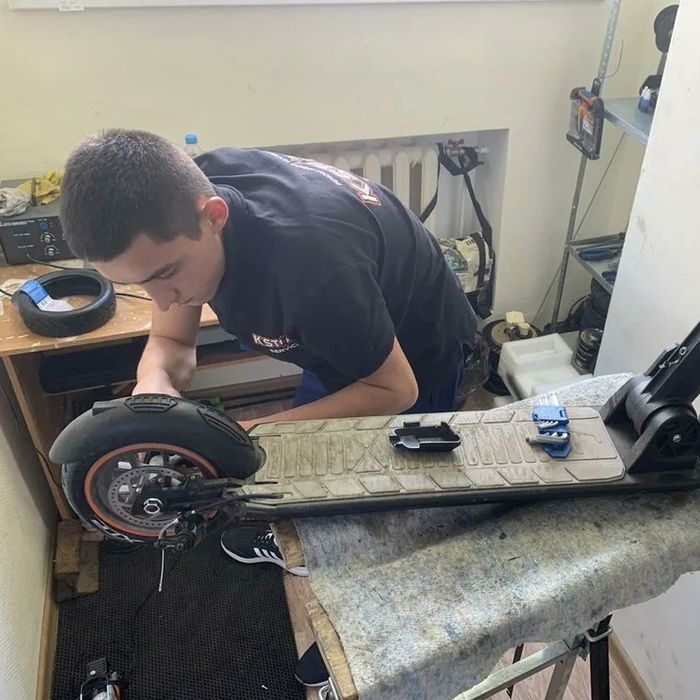 Мастер по ремонту электросамокатов