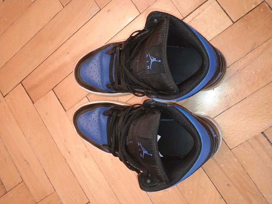 Adidași Jordan 1 Mid, negru cu albastru