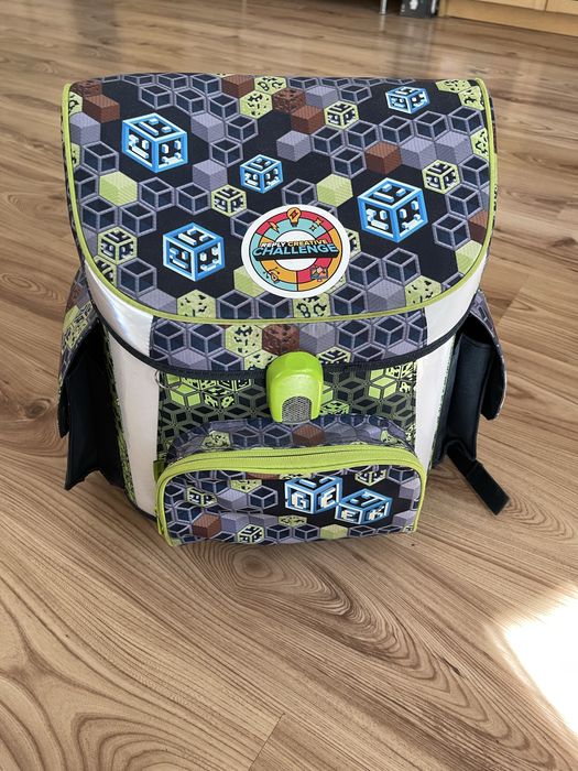 Ученическа чанта / раница