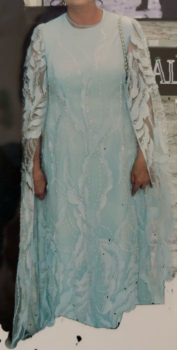 Той көйлектері сатылады (ательеде тігілген)