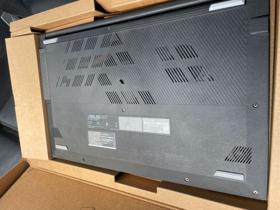 Vând Laptop Nou Asus Vivobook