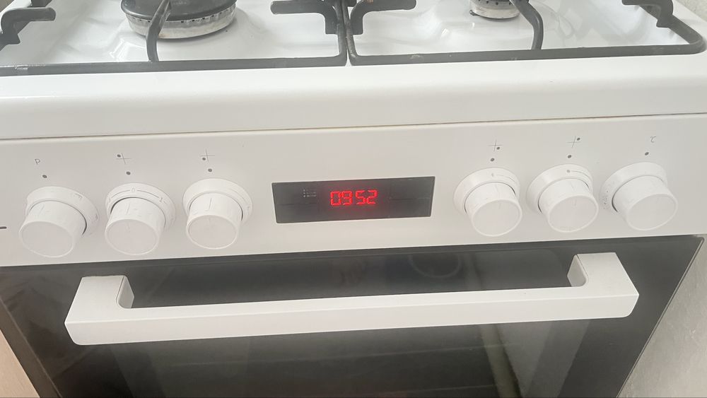 Продам газовую плиту Beco